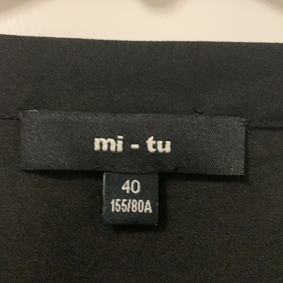 mi-tu Floral Flowy Top - Picture 3 of 5